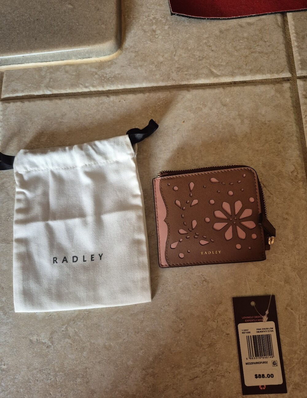 RADLEY LONDON -CHILWORTH STREET- CUT OUT MEDIUM ZIP AROUND WALLET CARNATION